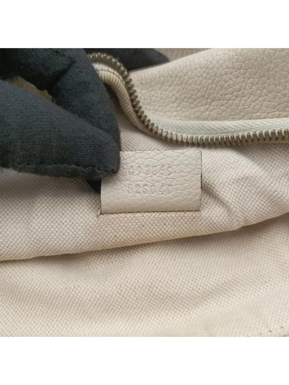Gucci brand color